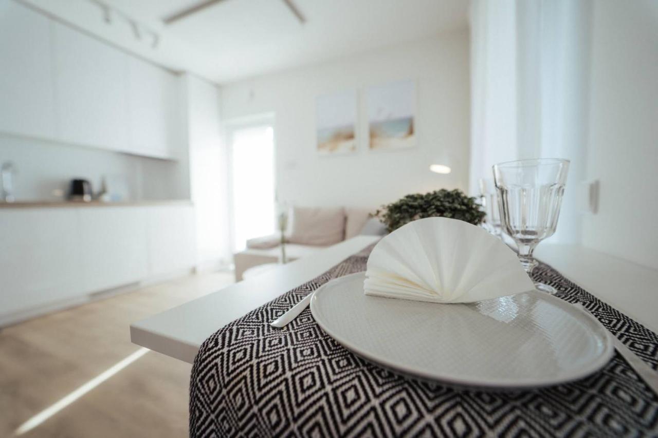 No.1 Apartment In Palanga, Vaivorykstes Apartment Exterior foto